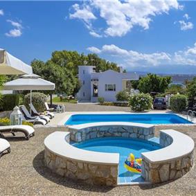 4 bedroom villa with pool close to beach on Akrotiri peninsula, sleeps 8